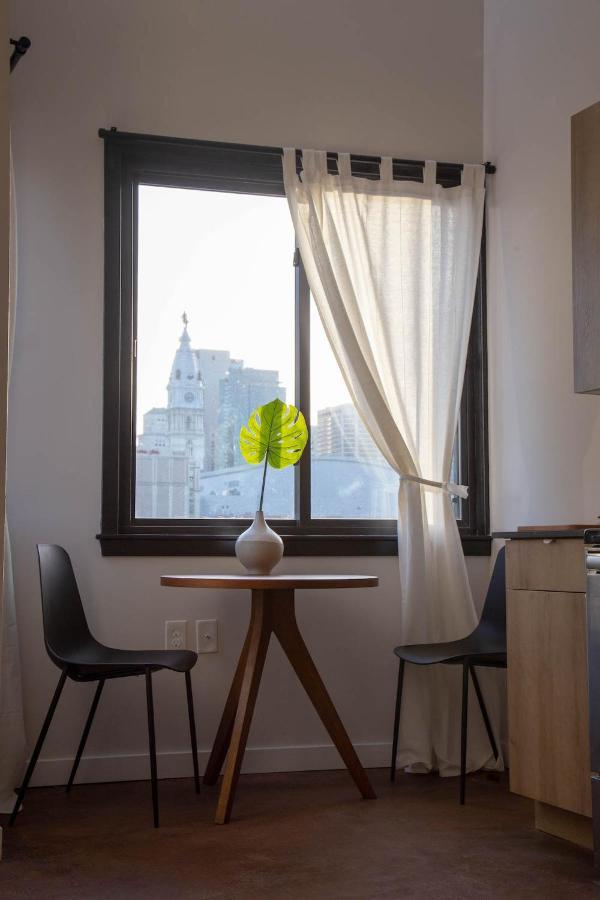 Congress Loft, Center City, Amazing Views - Contactless Check In Apartment *